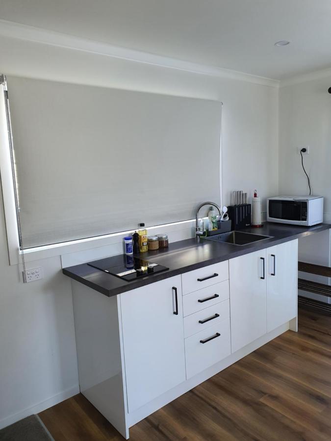 Modern 1 Bedroom Guest House Аппер-Хатт Экстерьер фото